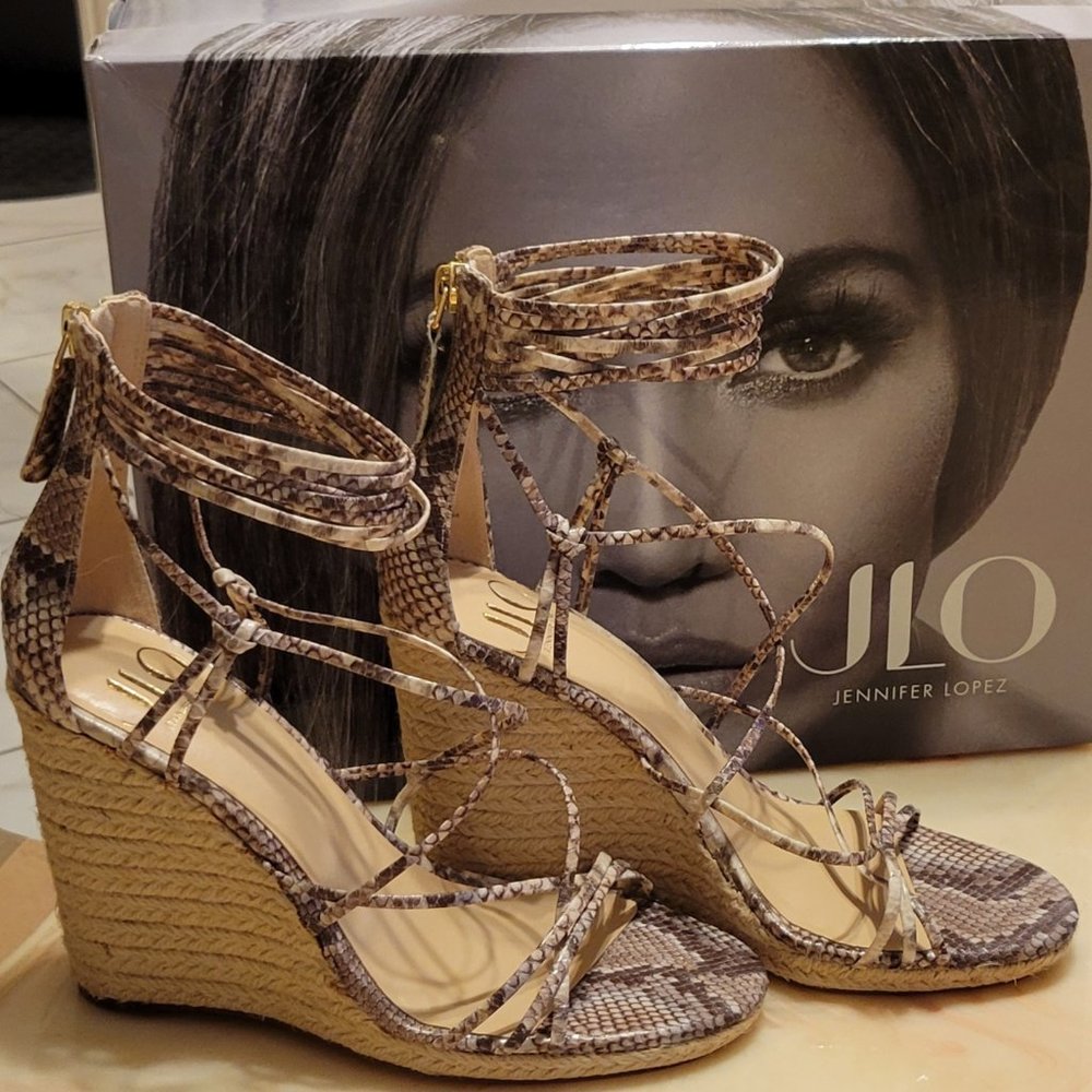 Strappy espadrille in brown